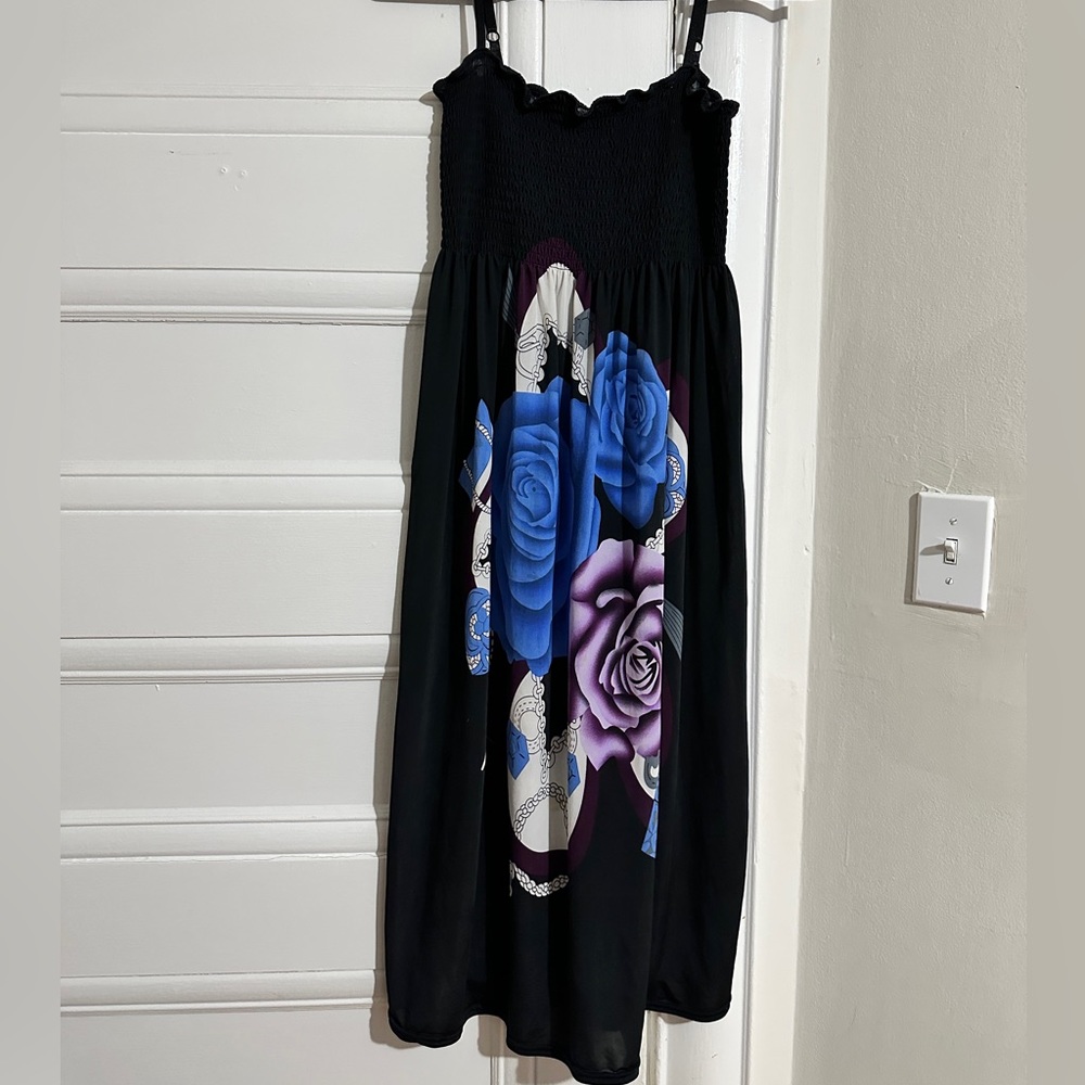 Super soft and stretchy midi dress!!! Great for Summer! ☀️